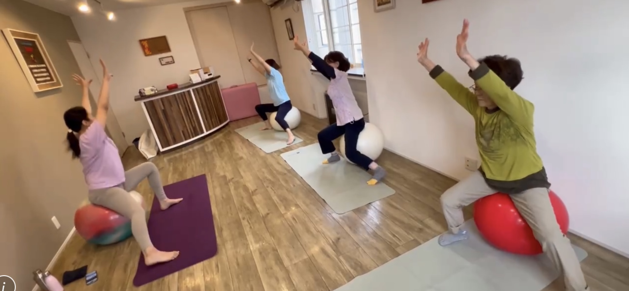 楽しく弾んで健康習慣♪バランスボール・エクササイズ